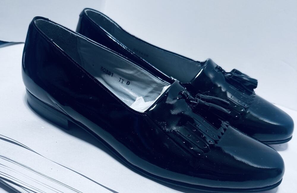 Barclay Men's Dress Shoes Size 11D Black Patent Leather loafers tassel tie